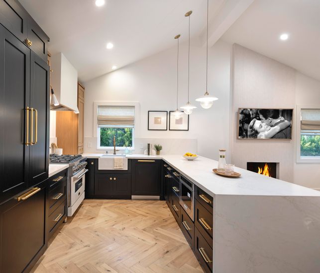 Fireplace, Interior, Kitchen, Pendant Lights, Recessed Lighting, Wood Texture Flooring