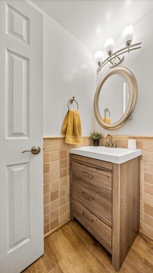 Bathroom, Interior, Wood Texture Flooring