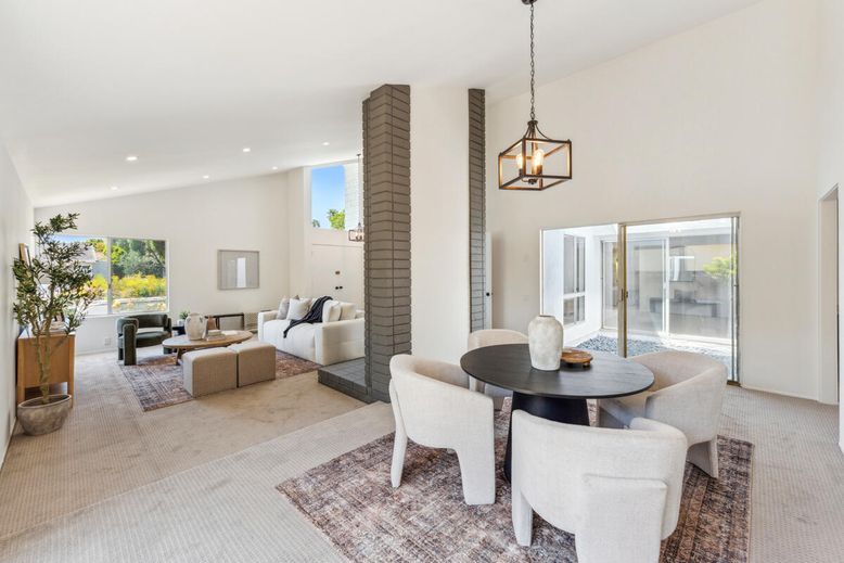 Dining room, Interior, Living room, Pendant Lights, Recessed Lighting