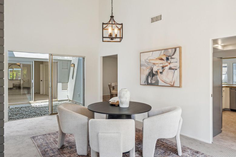 Dining room, Interior, Pendant Lights