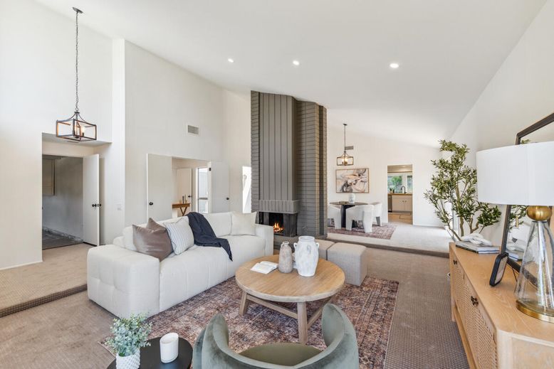 Fireplace, Interior, Living room, Pendant Lights, Recessed Lighting