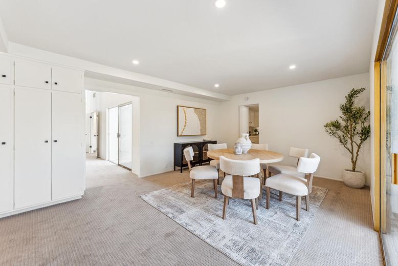 Dining room, Interior, Recessed Lighting
