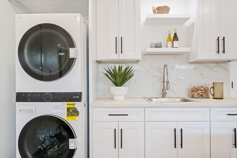 Interior, Marble Walls, Washer