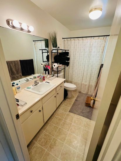 Bathroom, Dual Sink Vanities, Interior