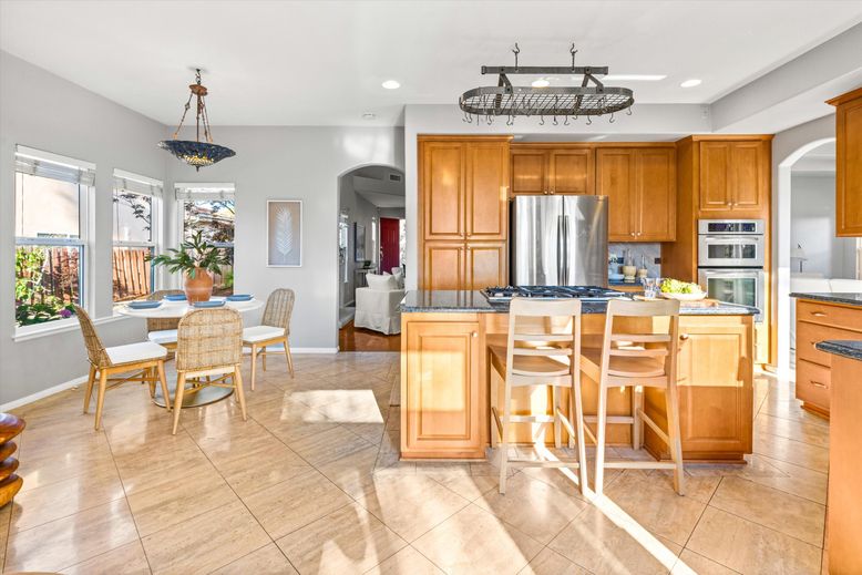 Dining room, Interior, Kitchen, Pendant Lights, Recessed Lighting, Stainless Steel Appliances