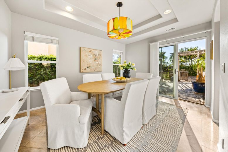 Dining room, Interior, Pendant Lights, Recessed Lighting