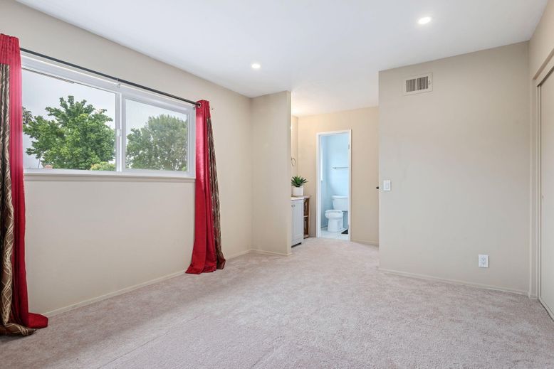 Bathroom, Empty room, Interior, Recessed Lighting
