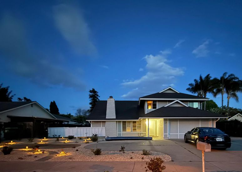 Attached, Exterior, Facade, American Craftsman