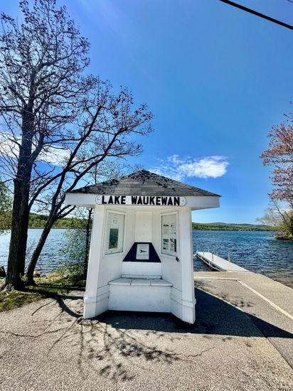 Exterior, Lake