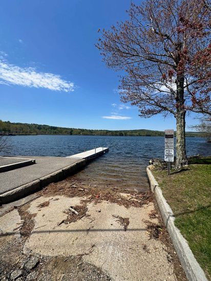 Exterior, Lake
