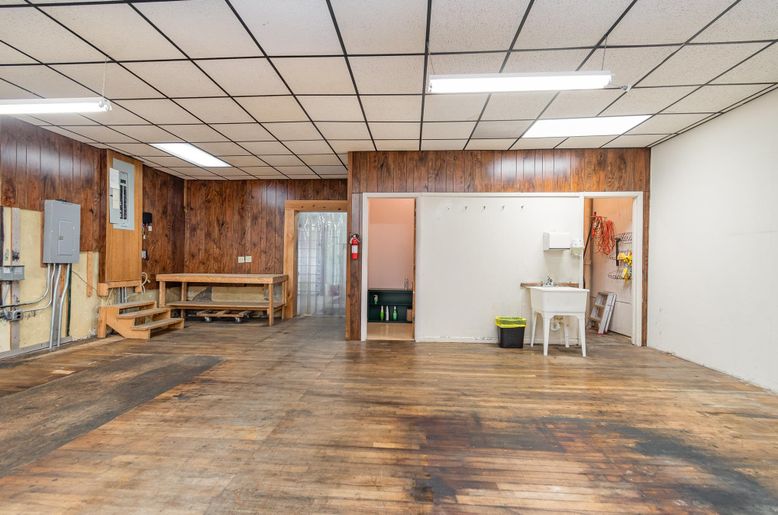 Interior, Recessed Lighting, Wood Texture Flooring, Wooden Walls