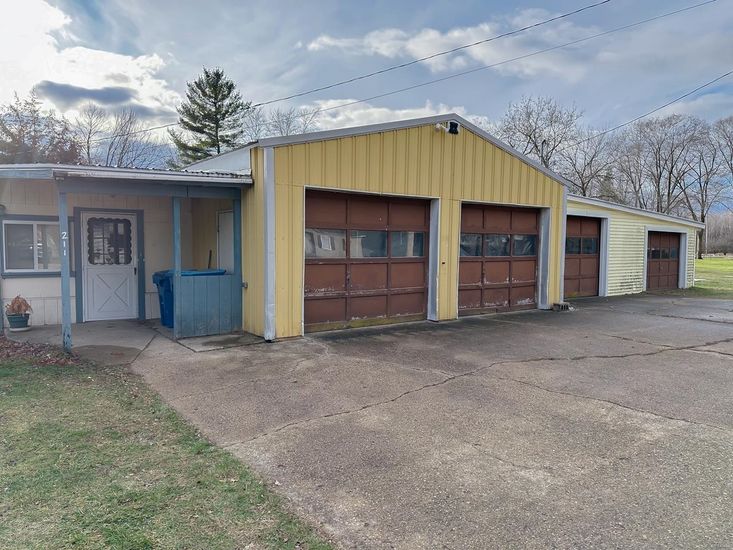 Detached Garage, Exterior