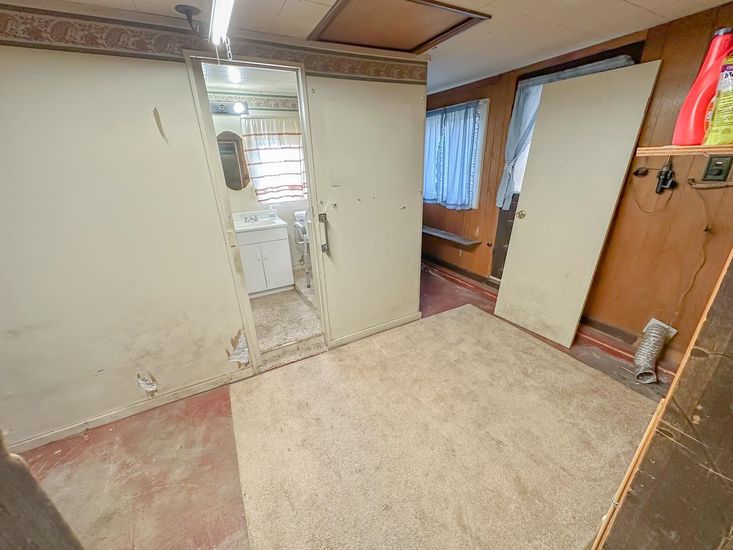 Empty room, Interior, Washer