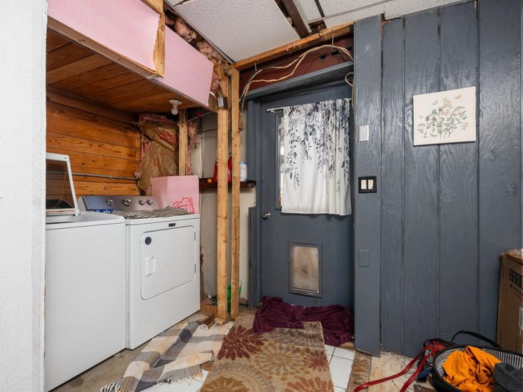 Interior, Washer, Wooden Walls