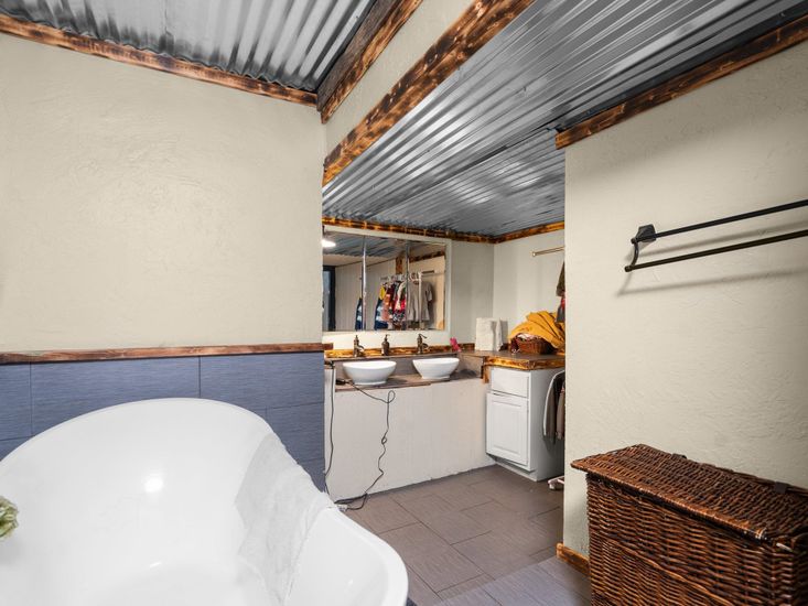 Bathroom, Free Standing Baths, Interior