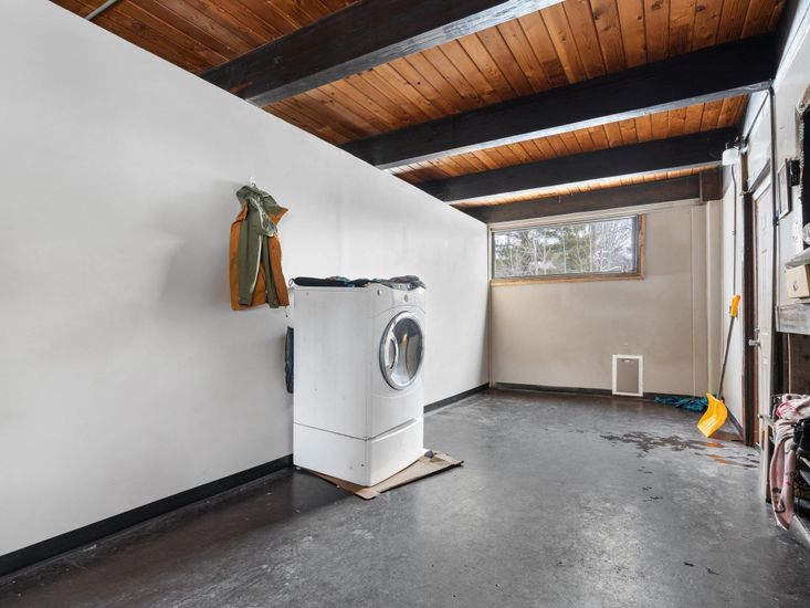 Interior, Washer, Wooden Beams, Wooden Ceilings