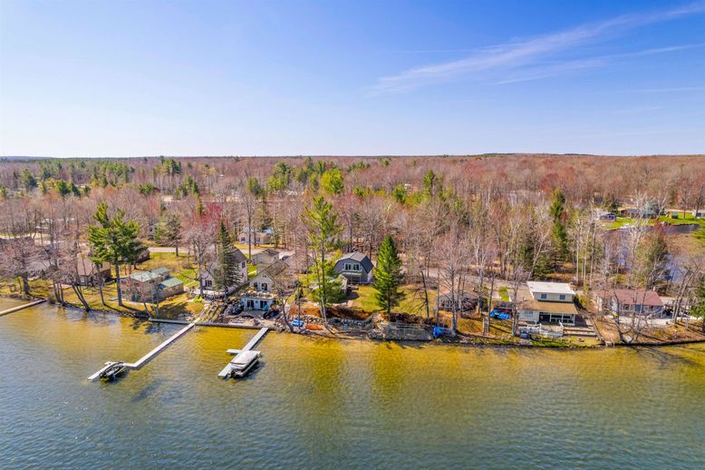 Exterior, Lake