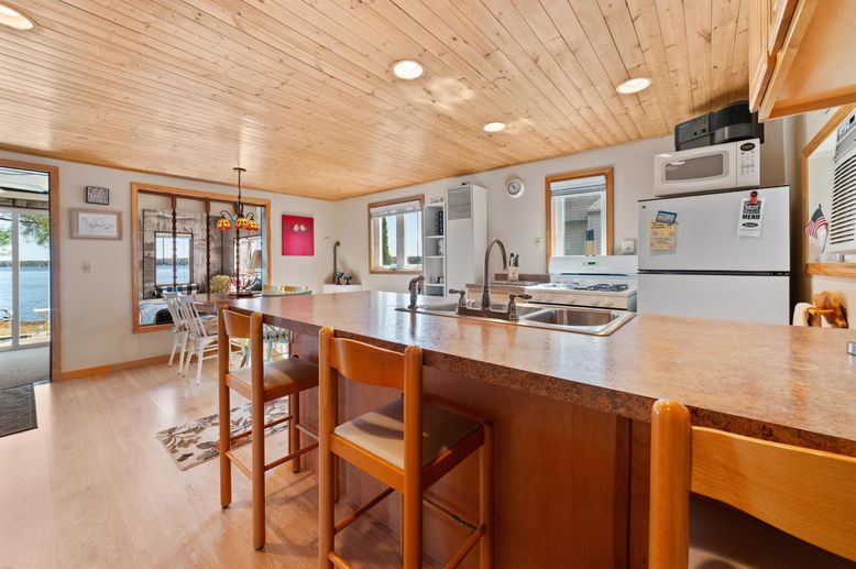 Dining room, Interior, Kitchen, Pendant Lights, Recessed Lighting, Wooden Ceilings, Wood Texture Flooring