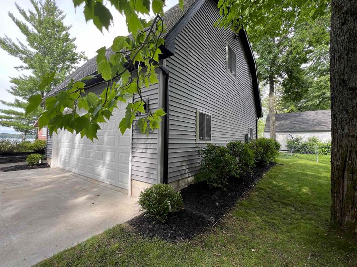 Detached Garage, Exterior