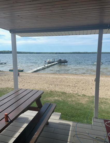 Exterior, Lake