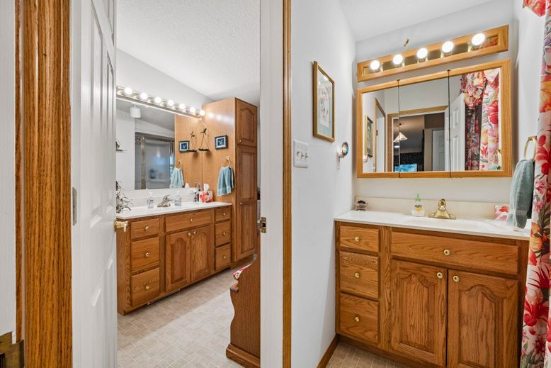 Bathroom, Dual Sink Vanities, Interior