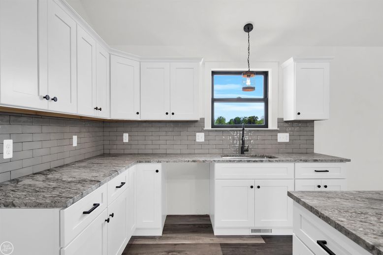 Interior, Kitchen, Pendant Lights, Wood Texture Flooring