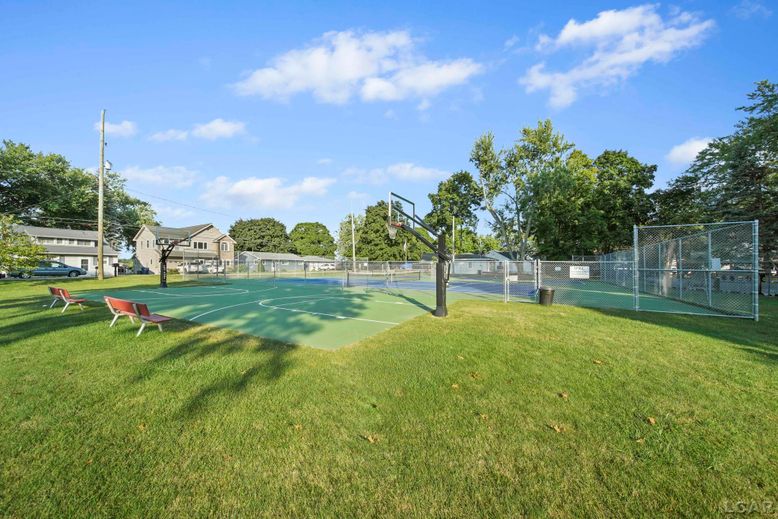 Exterior, Tennis Courts