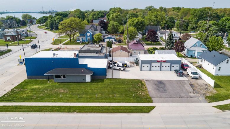 Exterior, Drone