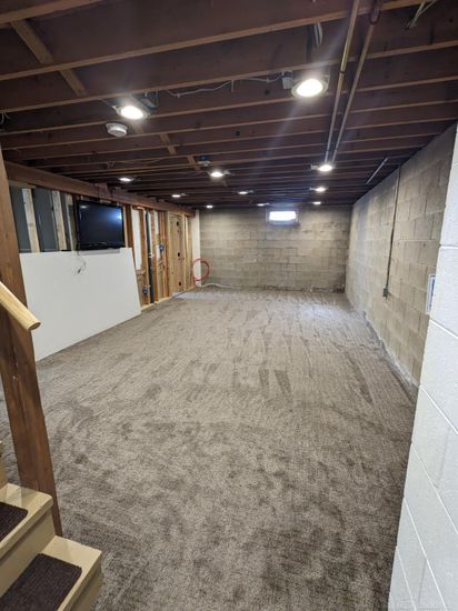 Empty room, Interior, Stone Walls, Wooden Beams