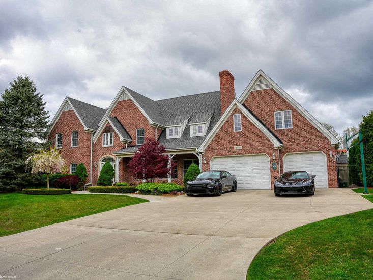 Attached, Exterior, Facade, Brick Facade, Tudor Revival