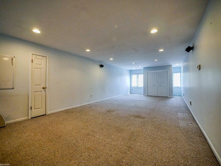 Empty room, Interior, Recessed Lighting