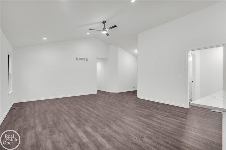 Empty room, Interior, Recessed Lighting, Wood Texture Flooring