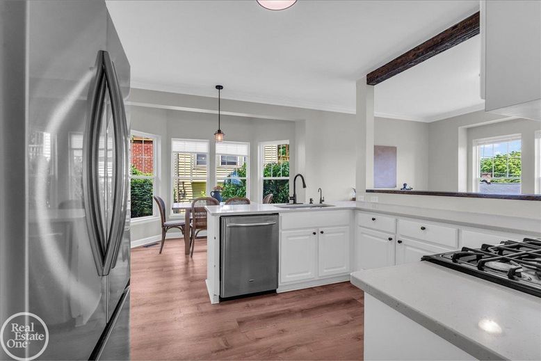 Dining room, Interior, Kitchen, Pendant Lights, Stainless Steel Appliances, Wooden Beams, Wood Texture Flooring