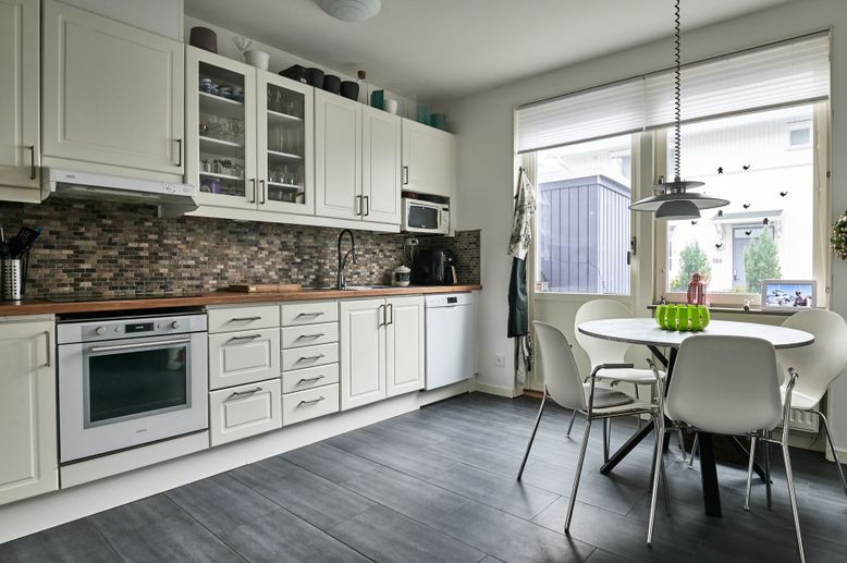 Dining room, Interior, Kitchen, Pendant Lights, Stainless Steel Appliances, Wood Texture Flooring
