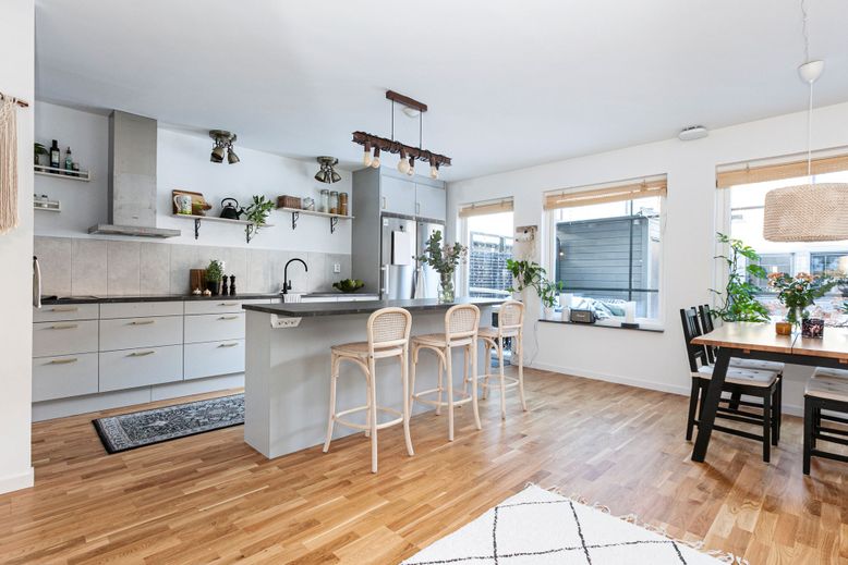 Dining room, Interior, Kitchen, Pendant Lights, Wood Texture Flooring