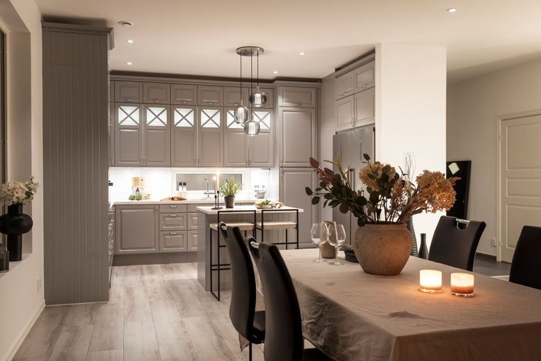 Dining room, Interior, Kitchen, Pendant Lights, Recessed Lighting, Wood Texture Flooring