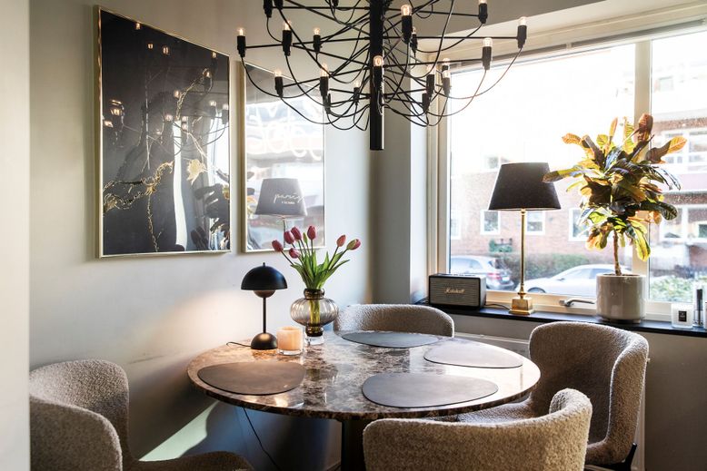 Chandelier, Dining room, Interior