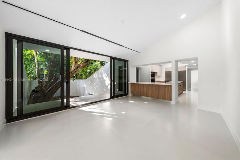 Empty room, Interior, Kitchen, Recessed Lighting