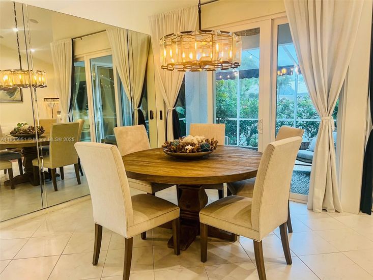 Chandelier, Dining room, Interior, Pendant Lights