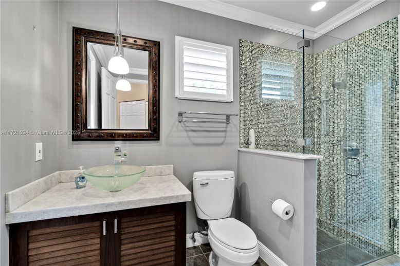 Bathroom, Glass Shower, Interior, Pendant Lights, Recessed Lighting