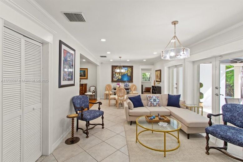 Dining room, Interior, Living room, Pendant Lights, Recessed Lighting