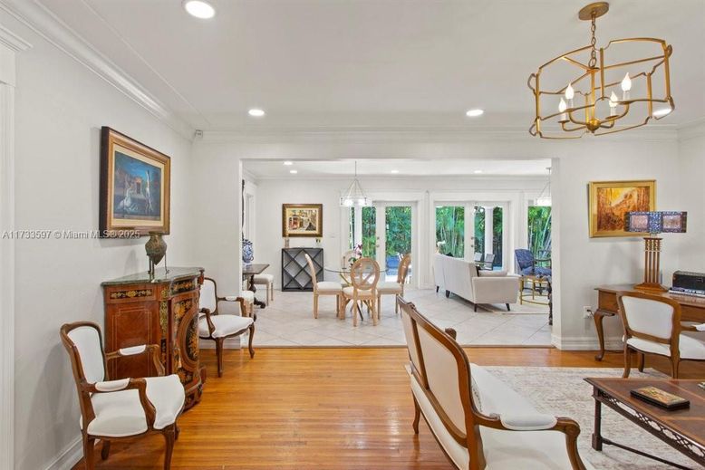 Chandelier, Dining room, Interior, Living room, Pendant Lights, Recessed Lighting, Wood Texture Flooring