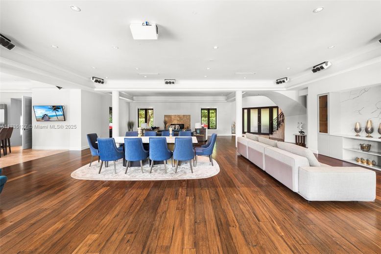 Dining room, Interior, Living room, Recessed Lighting, Wood Texture Flooring