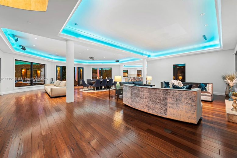 Dining room, Interior, Living room, Recessed Lighting, Wood Texture Flooring