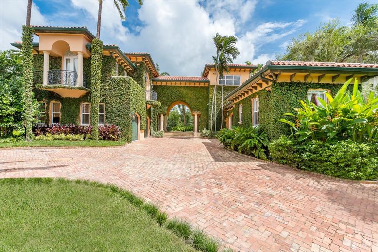Backyard, Exterior, Facade, Mediterranean