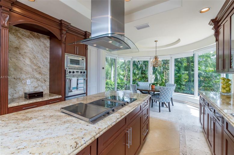 Chandelier, Dining room, Interior, Kitchen, Recessed Lighting, Stainless Steel Appliances