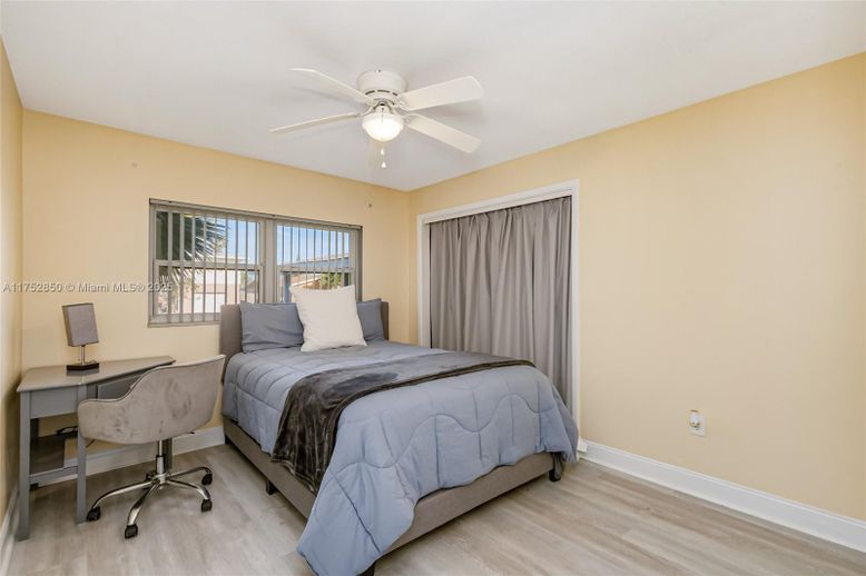 Bedroom, Home Office, Interior, Wood Texture Flooring