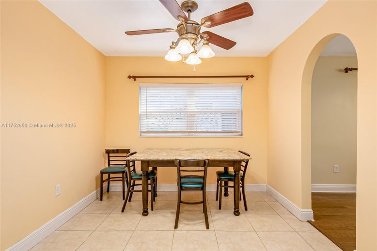 Dining room, Interior