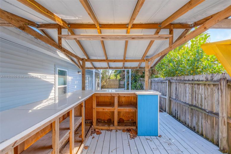 Exterior, Hot Tub