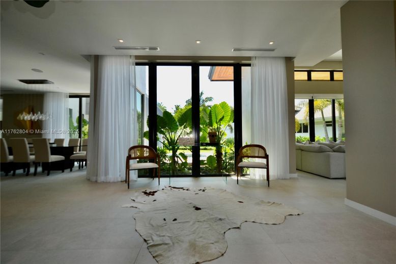Dining room, Interior, Recessed Lighting
